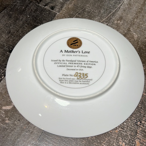 Premiere Edition A Mothers Love Numbered Gold Trim by Paralyzed Vets if USA - Picture 5 of 6